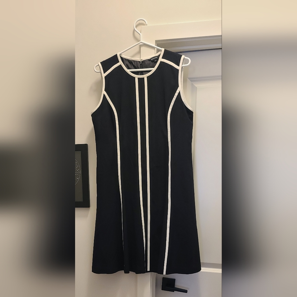 NWOT Jessica Black and White Sheath Mini Dress